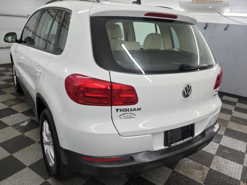 Used 2017 Volkswagen Tiguan S image 3