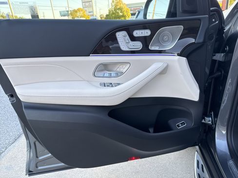 New 2026 Mercedes-Benz GLS 450 4MATIC image 19