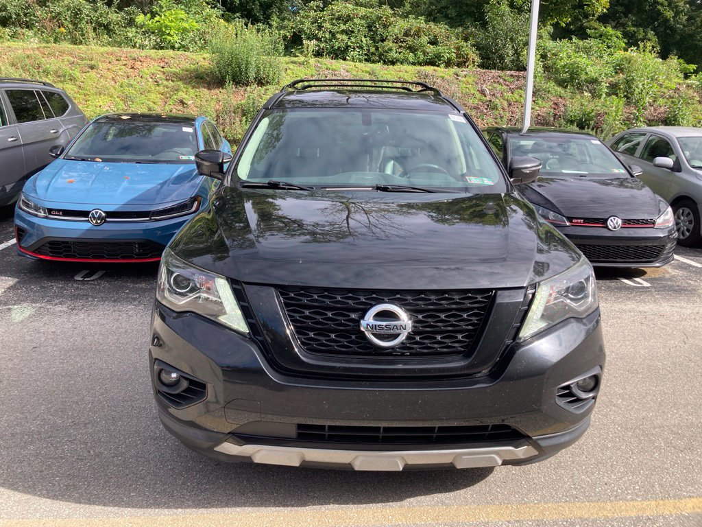 Used 2020 Nissan Pathfinder SL AWD/4WD image 2