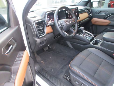 Used 2024 GMC Canyon AT4 w/ Technology Package image 16