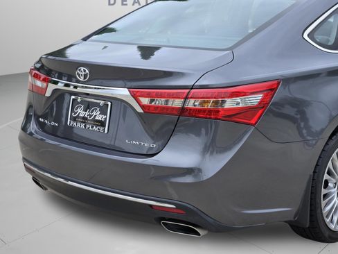 Used 2017 Toyota Avalon Limited FWD image 41