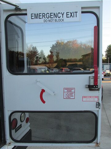 Used 2006 Chevrolet Express 3500 w/ School Bus Package RWD image 21
