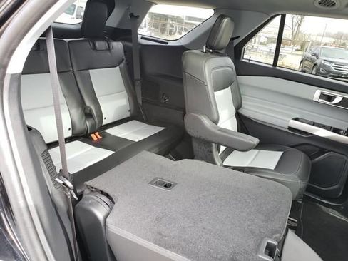 Used 2023 Ford Explorer XLT w/ Equipment Group 202A image 21