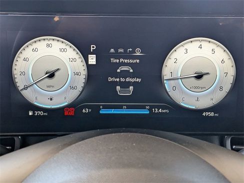 Used 2025 Hyundai Elantra Limited image 17