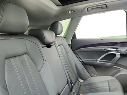 Used 2025 Audi Q5 Premium Plus w/ Premium Plus image 25