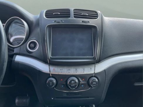 Used 2014 Dodge Journey R/T w/ Flexible Seating Group FWD image 8