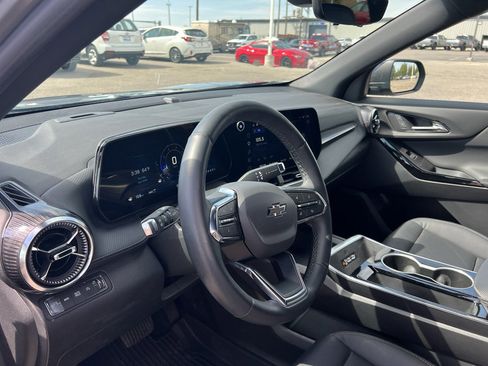 Used 2025 Chevrolet Equinox LT w/ Convenience Package II AWD/4WD image 14