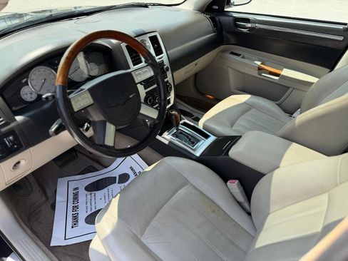 Used 2006 Chrysler 300 C RWD image 8