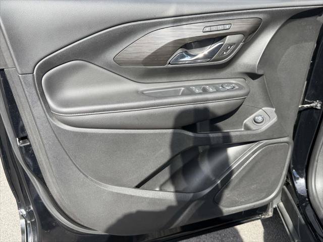 Used 2023 GMC Terrain SLT w/ Tech Package AWD/4WD image 18
