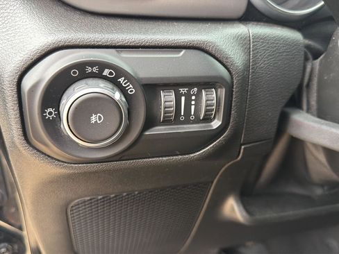 Used 2021 Jeep Wrangler Sport AWD/4WD image 10