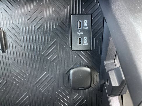 Used 2025 Toyota Tacoma TRD Sport image 21