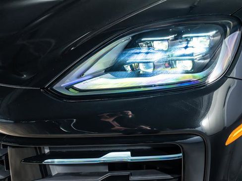 New 2026 Porsche Cayenne S image 12