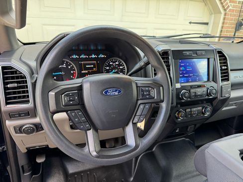 Used 2022 Ford F350 XLT w/ XLT Premium Package image 13