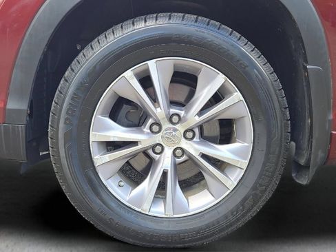Used 2015 Toyota Highlander Plus AWD/4WD image 8