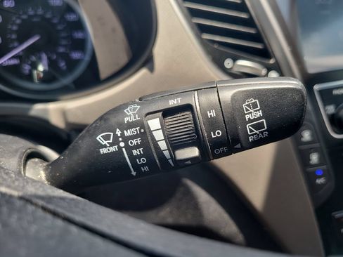 Used 2017 Hyundai Santa Fe SE w/ Cargo Package FWD image 27