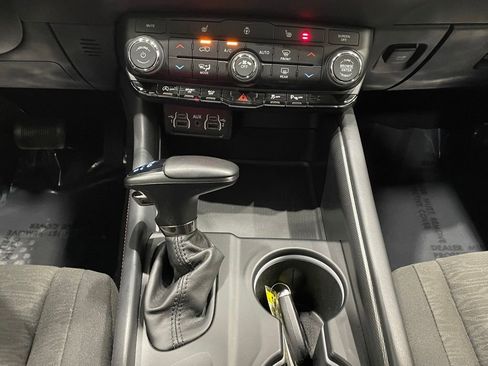 Used 2024 Dodge Durango GT image 28