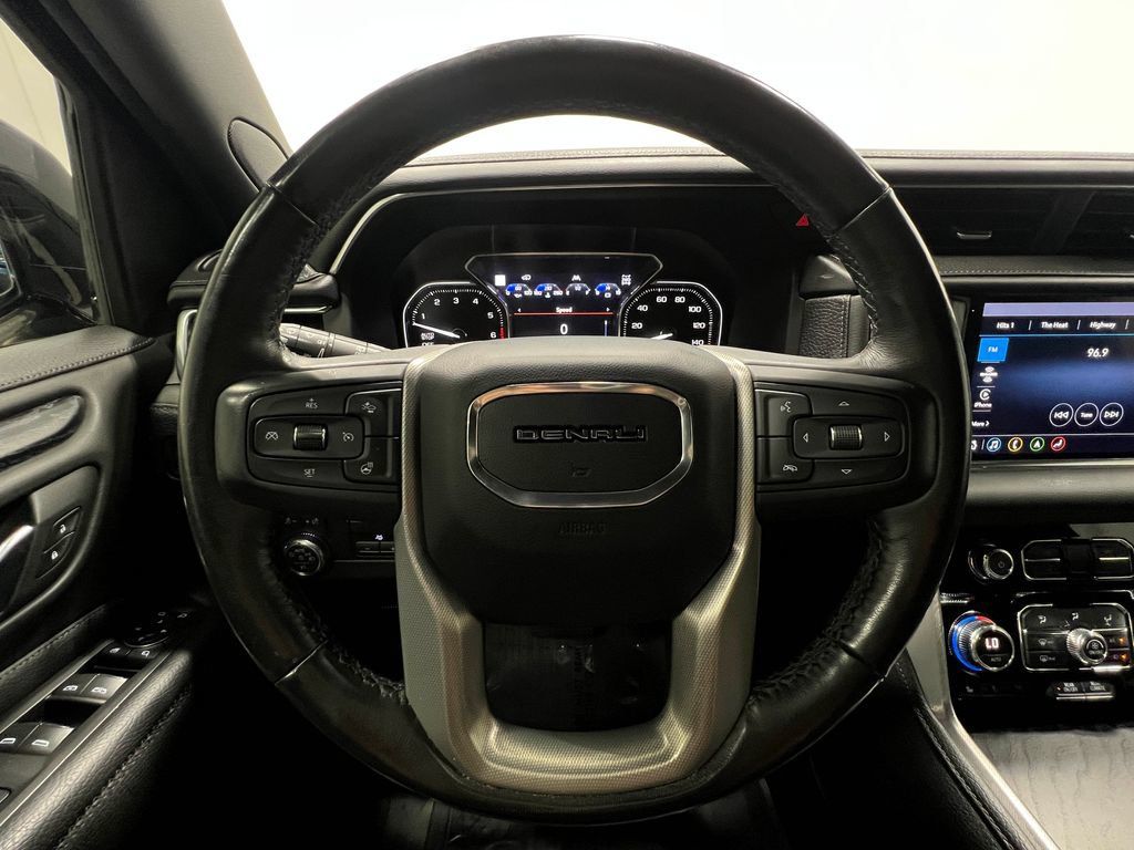 Used 2021 GMC Yukon Denali w/ Denali Premium Package AWD/4WD image 23