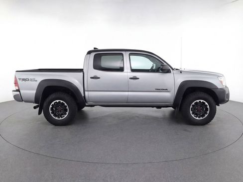Used 2025 Toyota Tacoma TRD Off-Road AWD/4WD image 8