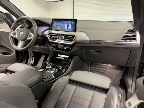 Certified 2025 BMW X4 xDrive30i w/ Premium Package image 29