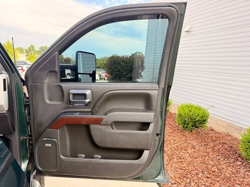 Used 2015 GMC Sierra 1500 SLT w/ SLT Crew Cab Value Package AWD/4WD image 25