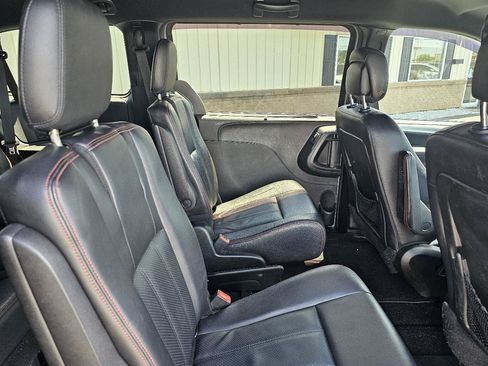 Used 2019 Dodge Grand Caravan GT FWD image 25