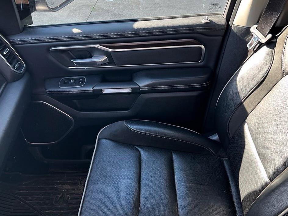 Used 2022 RAM 1500 Laramie AWD/4WD image 13