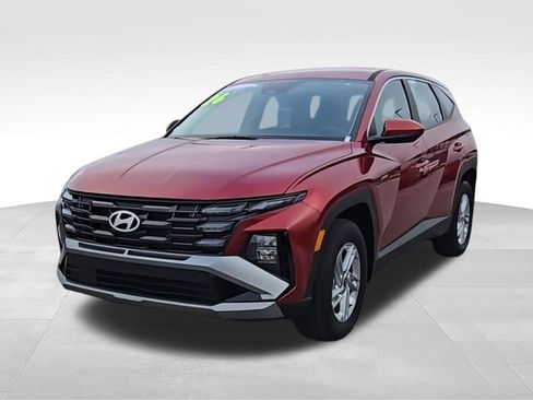 Used 2026 Hyundai Tucson SE AWD/4WD image 3