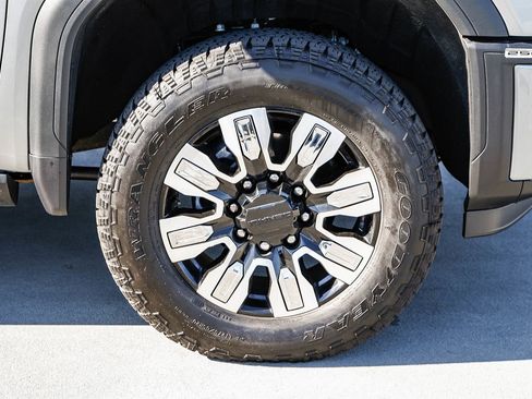 Used 2025 GMC Sierra 2500 Denali w/ Denali Reserve Package image 9