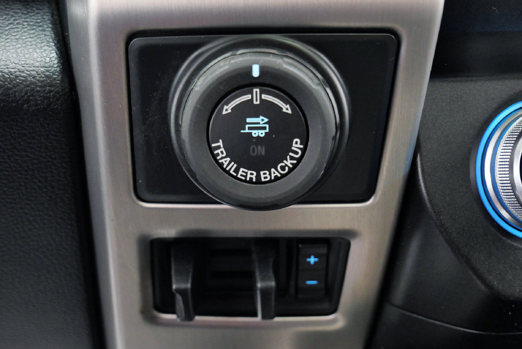 Used 2019 Ford F150 Platinum w/ Technology Package AWD/4WD image 32