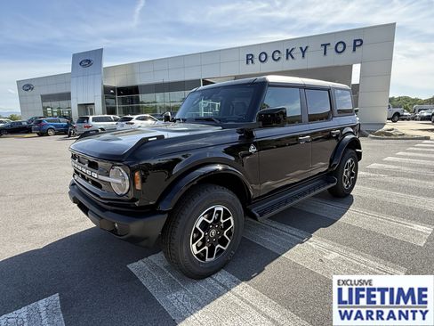 New 2026 Ford Bronco Outer Banks AWD/4WD image 1
