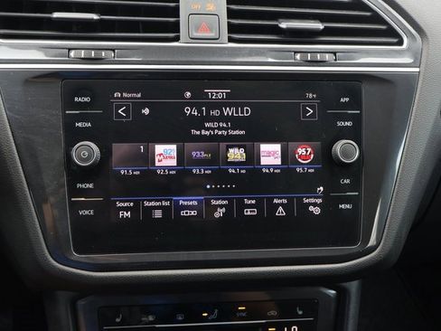 Certified 2022 Volkswagen Tiguan SE w/ Panoramic Sunroof Package image 24