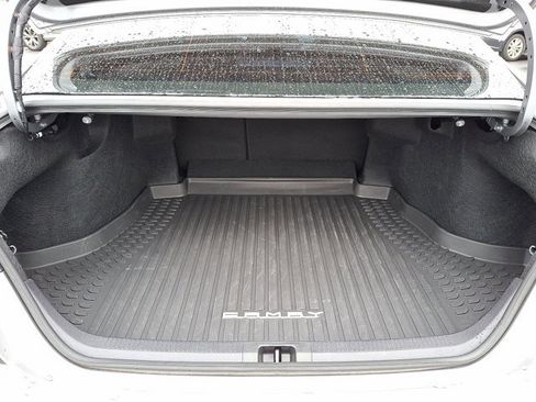 Used 2025 Toyota Camry SE image 32