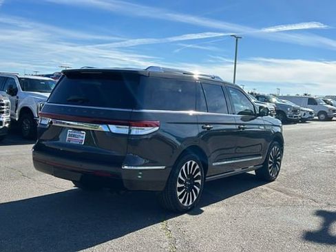 Used 2023 Lincoln Navigator Black Label image 3