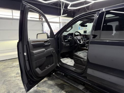 Used 2022 GMC Sierra 1500 Elevation w/ Preferred Package image 9