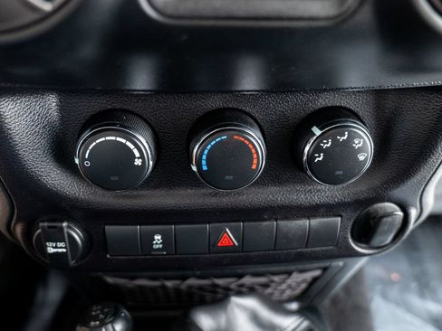 Used 2018 Jeep Wrangler Sport AWD/4WD image 44