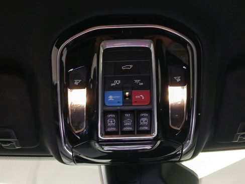 Used 2023 Jeep Grand Cherokee L Overland image 13