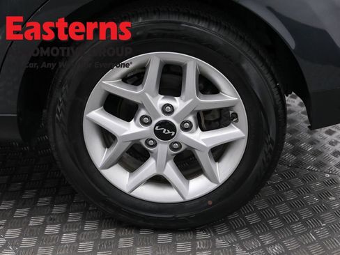 Used 2023 Kia Soul LX w/ LX Technology Package image 33