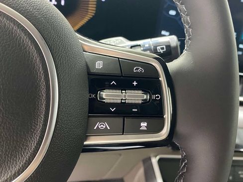New 2026 Kia Carnival EX FWD image 21