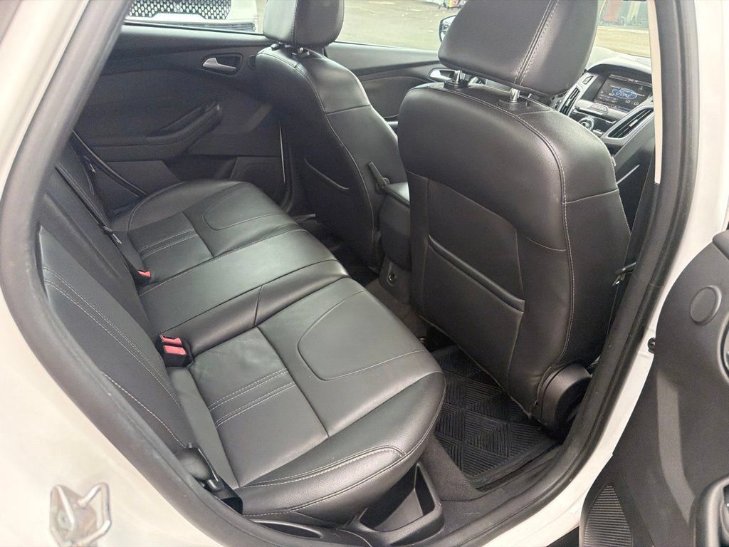 Used 2014 Ford Focus Titanium FWD image 18
