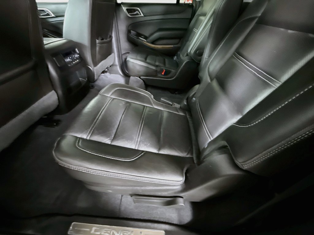Used 2019 GMC Yukon XL Denali w/ Denali Ultimate Package AWD/4WD image 30
