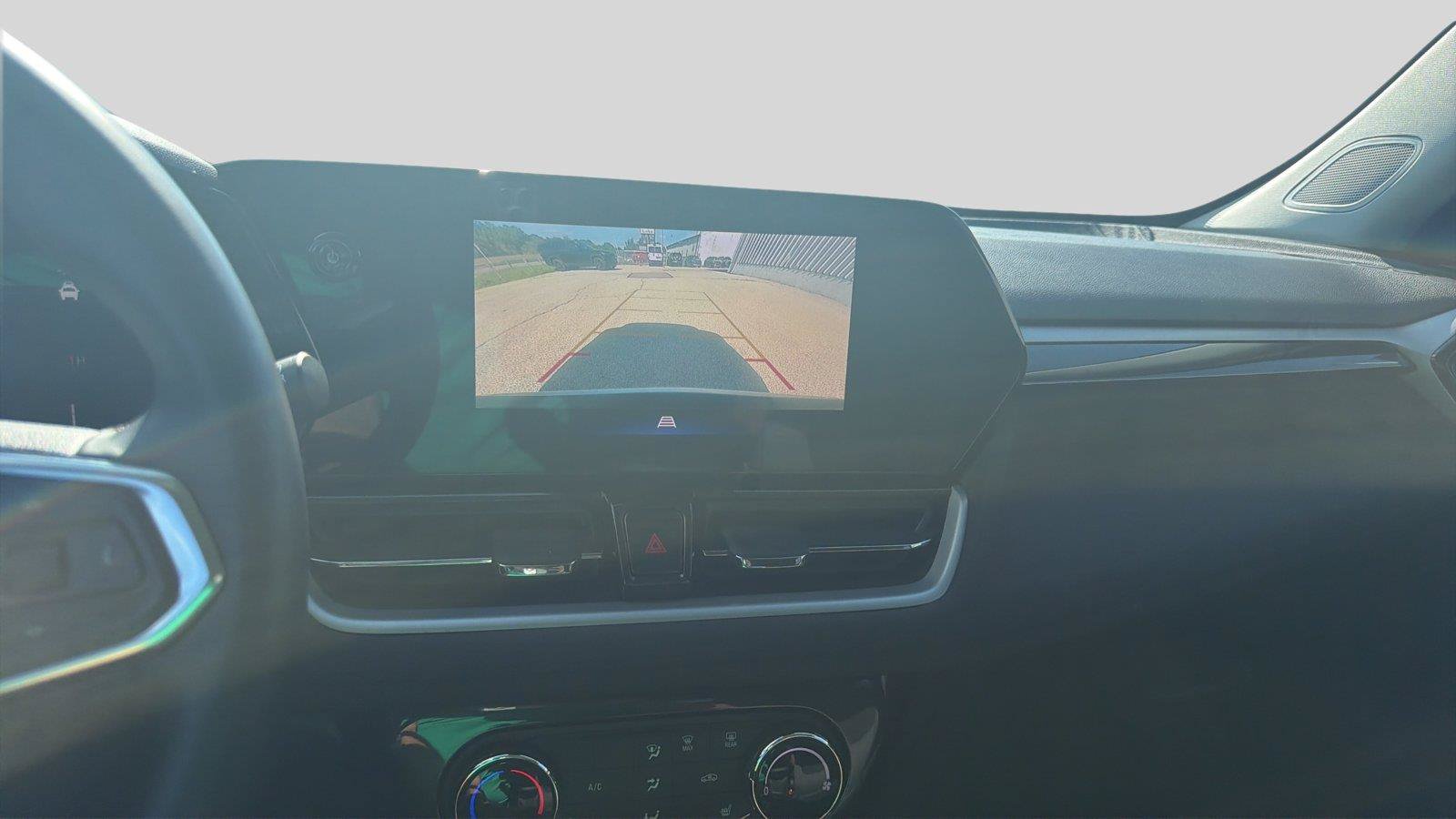 Used 2024 Chevrolet TrailBlazer LT w/ LT Cold Weather Package FWD image 12