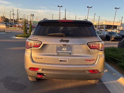 Used 2019 Jeep Compass Trailhawk image 7