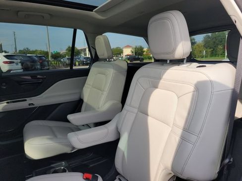 Used 2025 Lincoln Aviator Reserve w/ Illumination Package RWD image 10