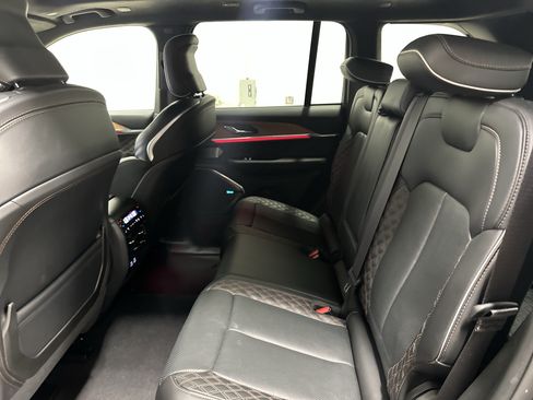 Used 2024 Jeep Grand Cherokee Summit AWD/4WD image 31