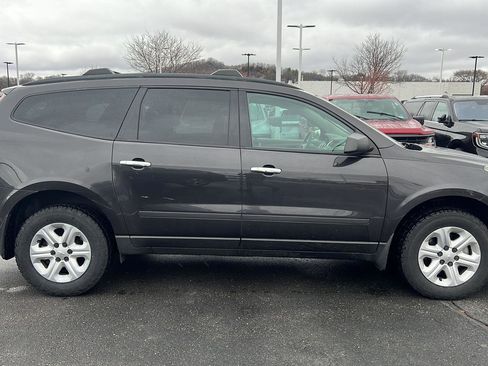 Used 2017 Chevrolet Traverse LS image 4
