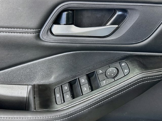 Used 2026 Nissan Rogue Dark Armor AWD/4WD image 21