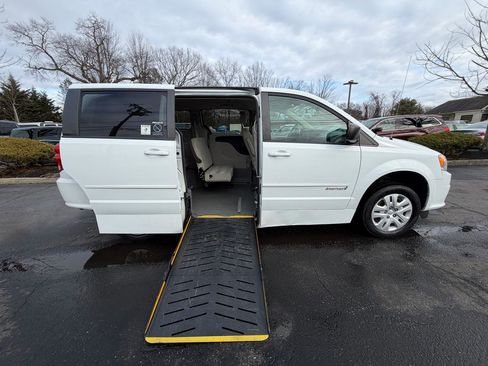 Used 2015 Dodge Grand Caravan SE w/ Quick Order Package 29E SE image 15
