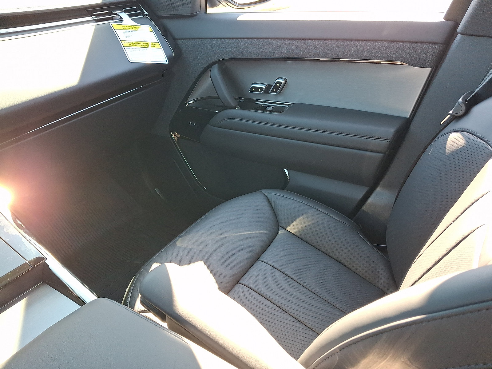 New 2027 Land Rover Range Rover Sport Dynamic SE AWD/4WD image 4