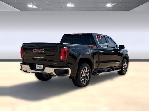 Used 2025 GMC Sierra 1500 SLT w/ SLT Premium Plus Package AWD/4WD image 9