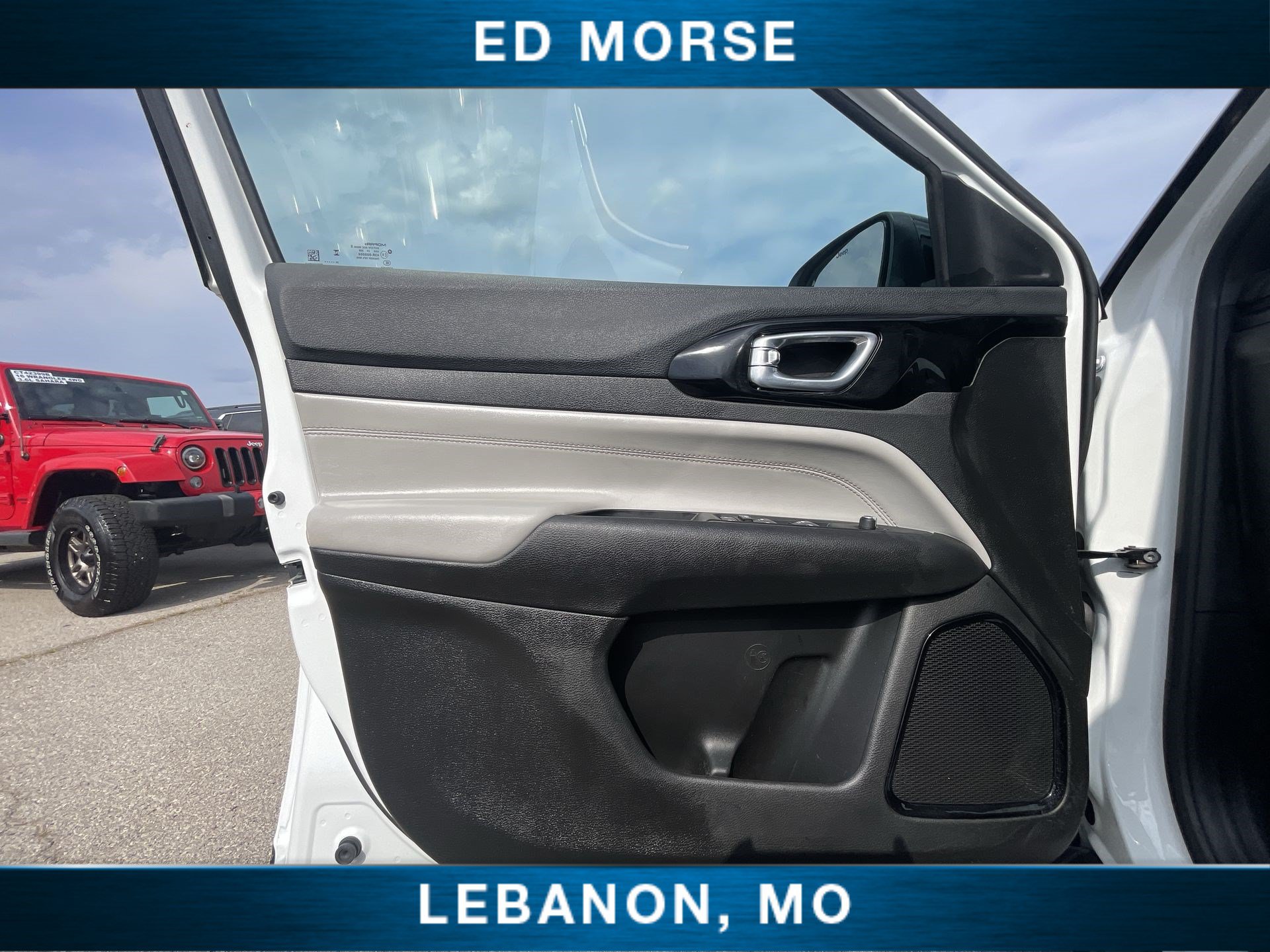 Used 2025 Jeep Compass Limited AWD/4WD image 21